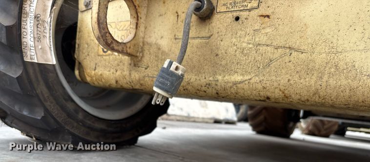 image for item DH8652 2007 JLG 260MRT scissor lift