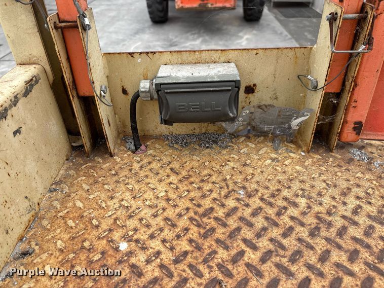 image for item DH8652 2007 JLG 260MRT scissor lift