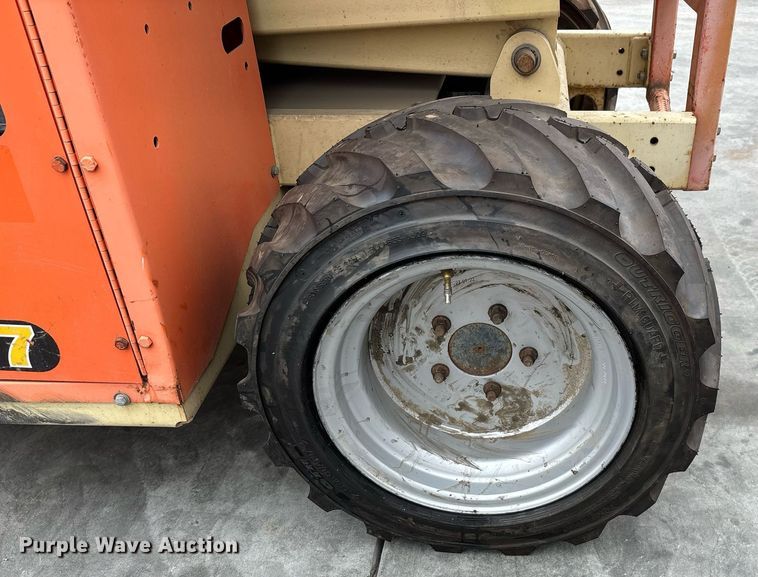 image for item DH8652 2007 JLG 260MRT scissor lift