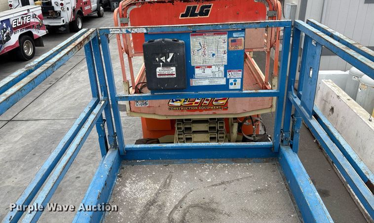 image for item DH8653 2008 Genie GS-2668 scissor lift