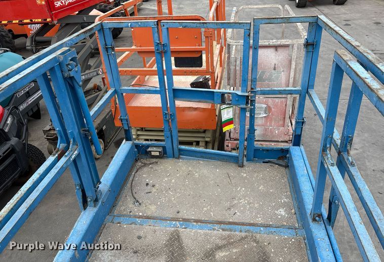 image for item DH8653 2008 Genie GS-2668 scissor lift