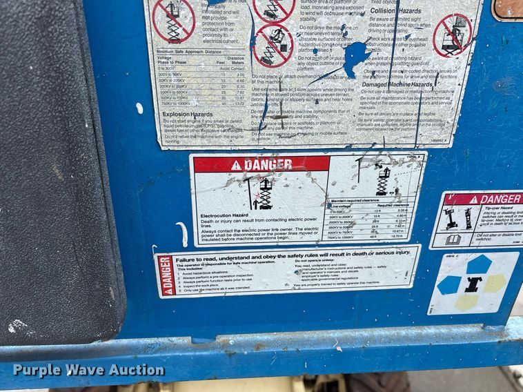 image for item DH8653 2008 Genie GS-2668 scissor lift