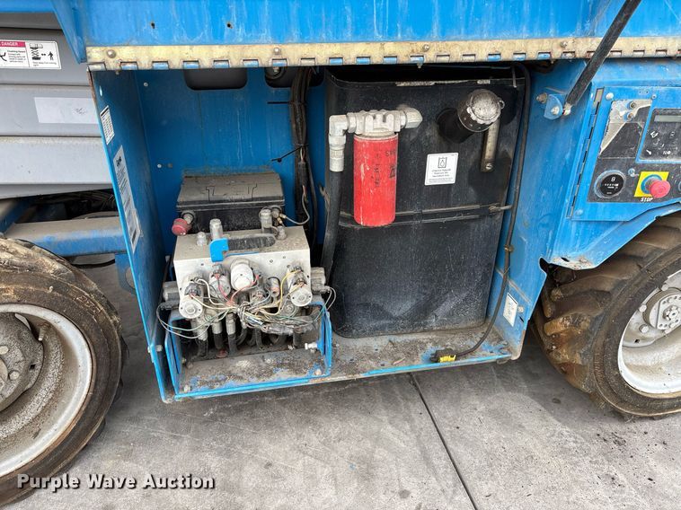 image for item DH8653 2008 Genie GS-2668 scissor lift