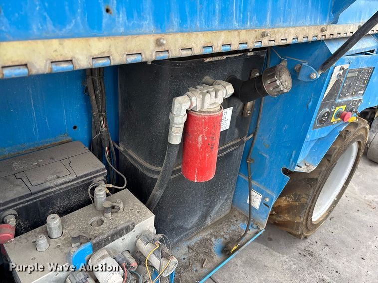 image for item DH8653 2008 Genie GS-2668 scissor lift