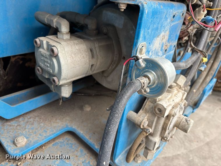 image for item DH8653 2008 Genie GS-2668 scissor lift