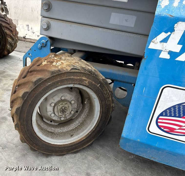 image for item DH8653 2008 Genie GS-2668 scissor lift