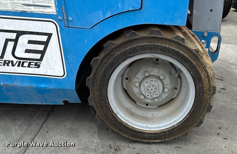 image for item DH8653 2008 Genie GS-2668 scissor lift