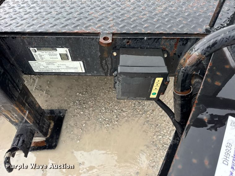 image for item DH9939 2017 B&B tilt deck equipment trailer