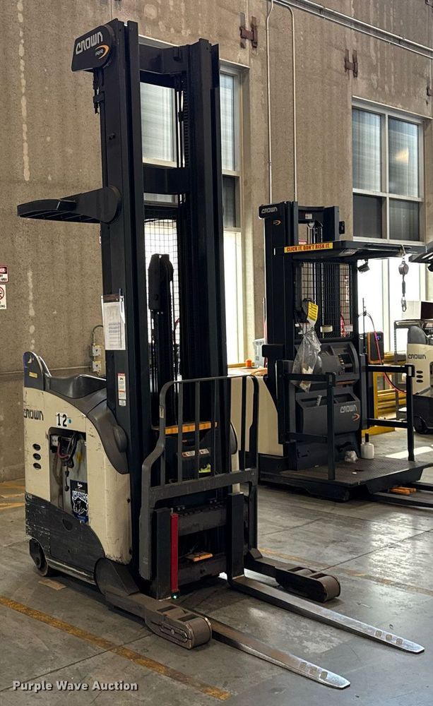 image for item DH9979 2015 Crown RR5725-35 reach truck