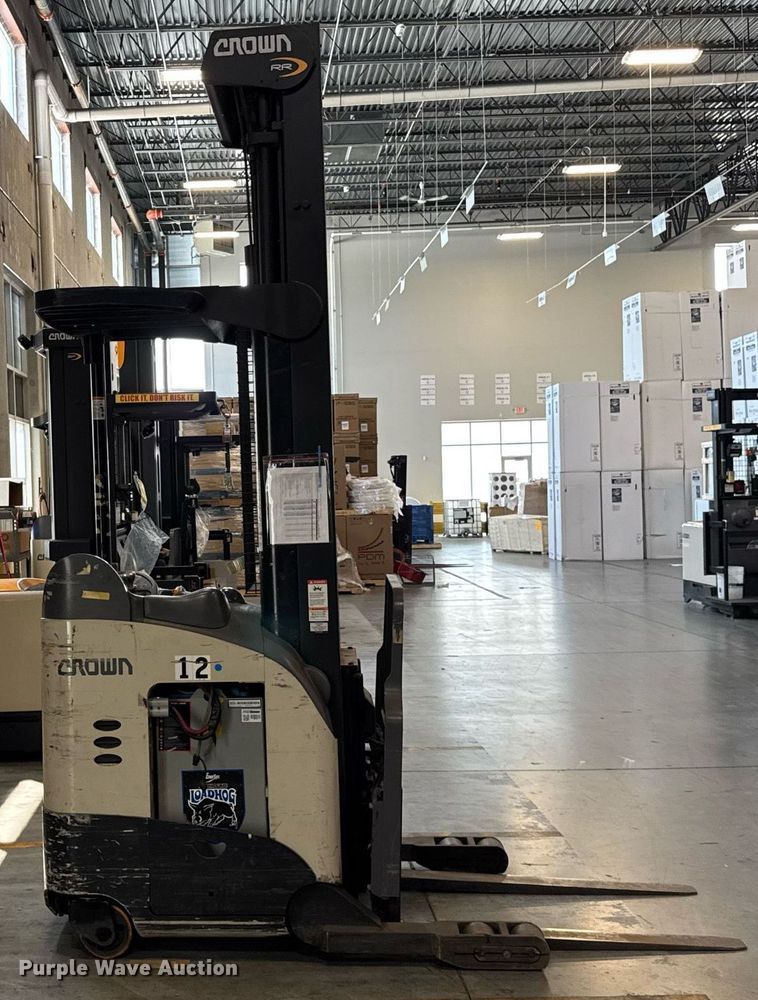 image for item DH9979 2015 Crown RR5725-35 reach truck