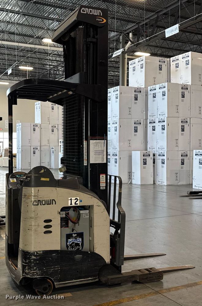 image for item DH9979 2015 Crown RR5725-35 reach truck