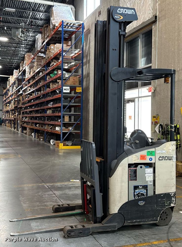image for item DH9979 2015 Crown RR5725-35 reach truck