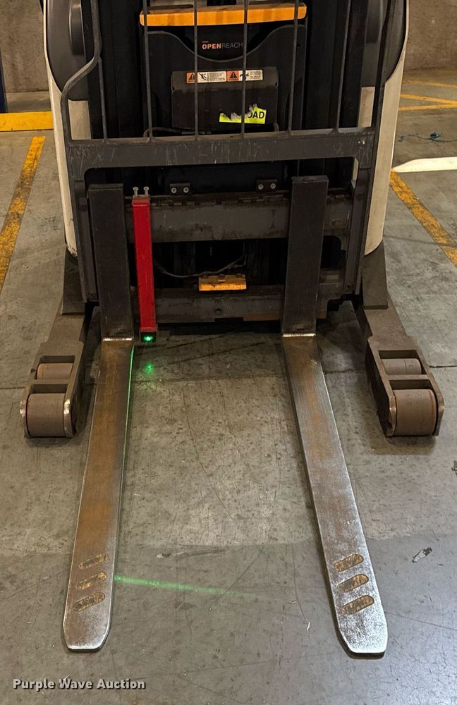 image for item DH9979 2015 Crown RR5725-35 reach truck