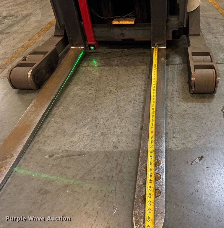 image for item DH9979 2015 Crown RR5725-35 reach truck