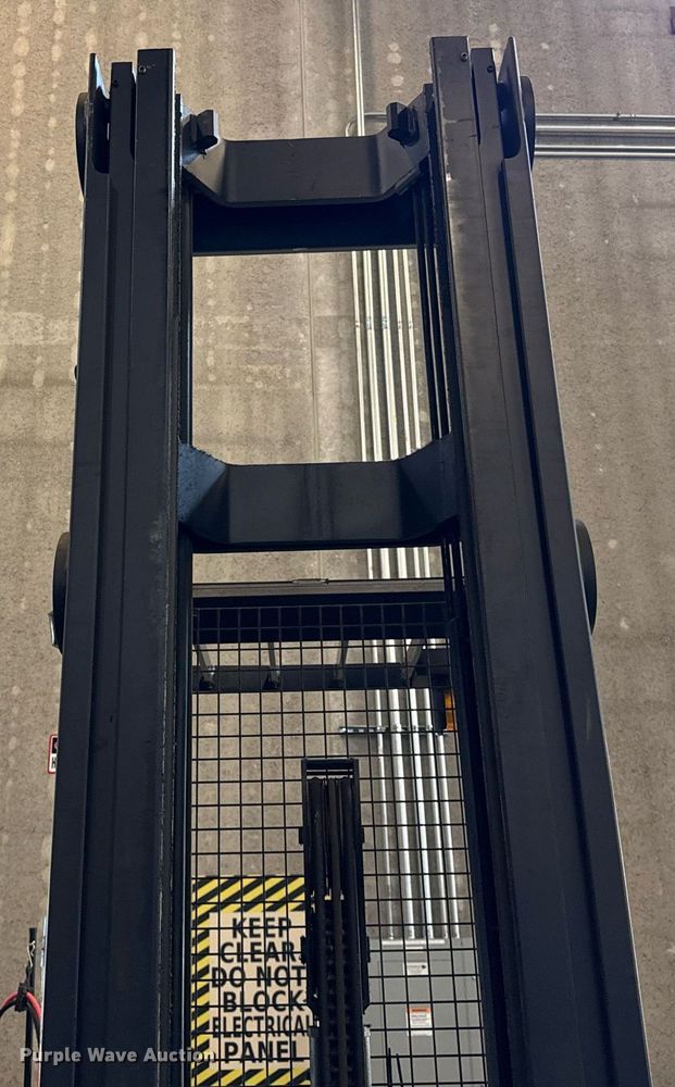 image for item DH9979 2015 Crown RR5725-35 reach truck