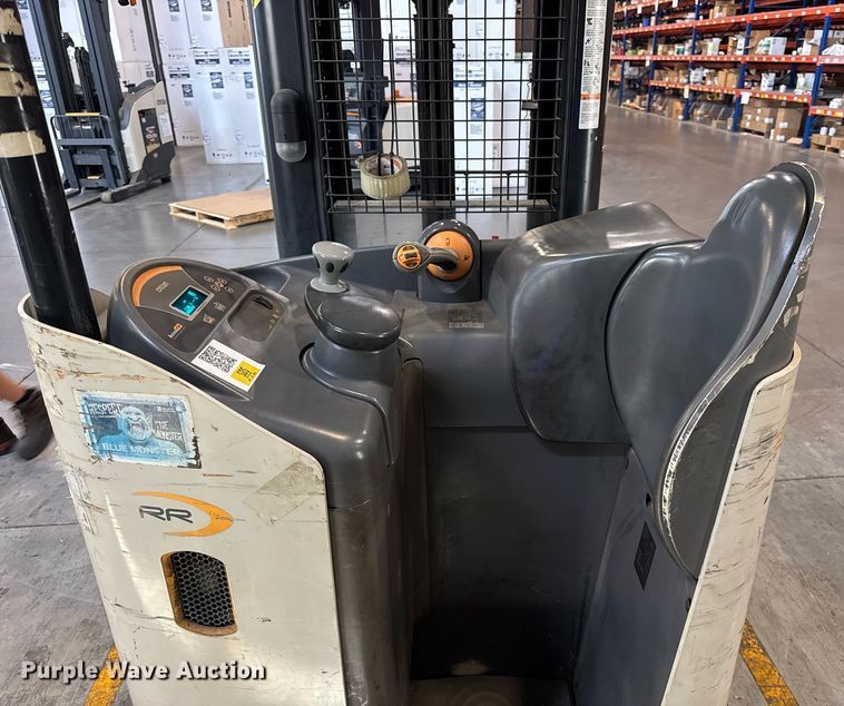 image for item DH9979 2015 Crown RR5725-35 reach truck