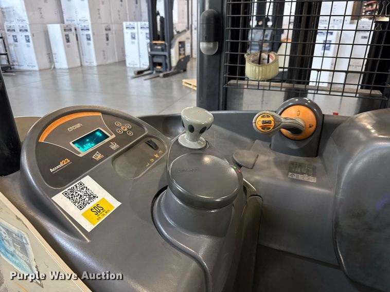 image for item DH9979 2015 Crown RR5725-35 reach truck