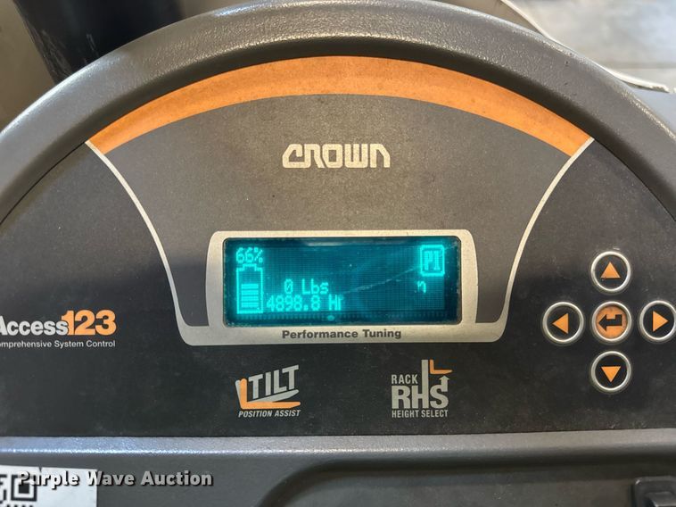 image for item DH9979 2015 Crown RR5725-35 reach truck