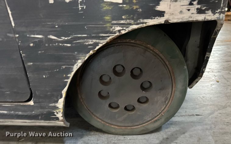 image for item DH9979 2015 Crown RR5725-35 reach truck