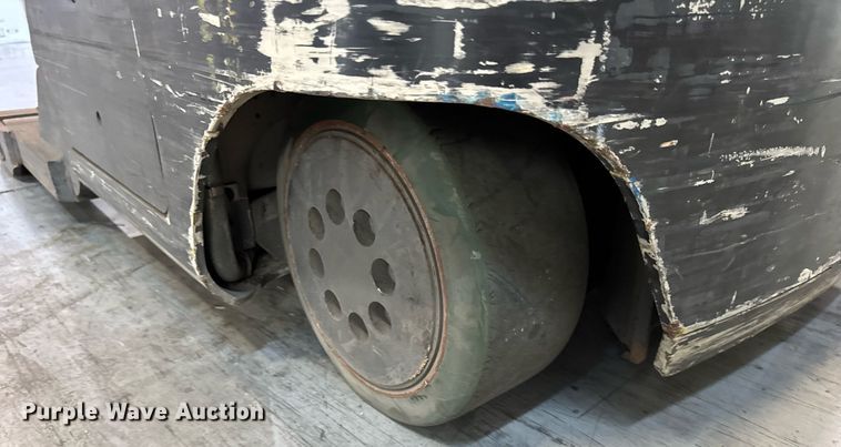 image for item DH9979 2015 Crown RR5725-35 reach truck