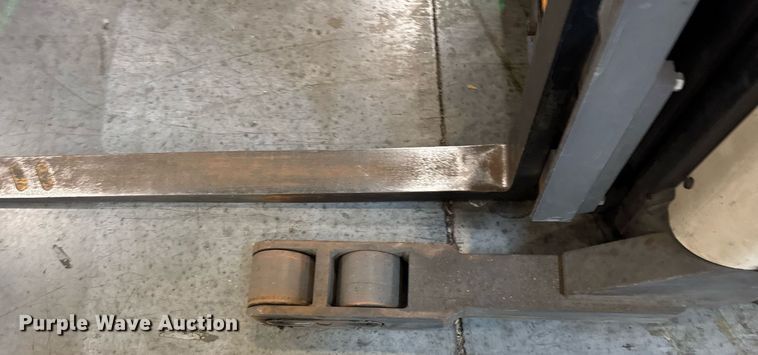 image for item DH9979 2015 Crown RR5725-35 reach truck