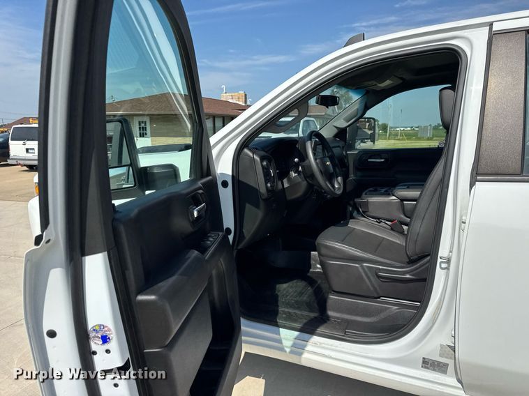 image for item DI9146 2022 Chevrolet Silverado 2500HD Crew Cab pickup truck