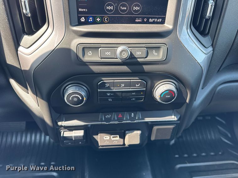 image for item DI9146 2022 Chevrolet Silverado 2500HD Crew Cab pickup truck