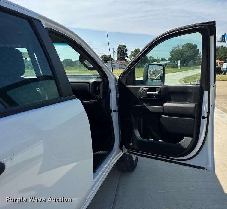 image for item DI9146 2022 Chevrolet Silverado 2500HD Crew Cab pickup truck