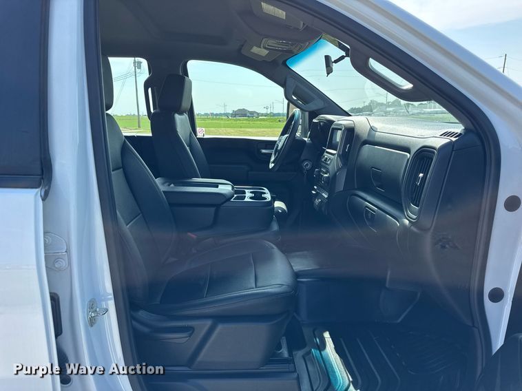 image for item DI9146 2022 Chevrolet Silverado 2500HD Crew Cab pickup truck