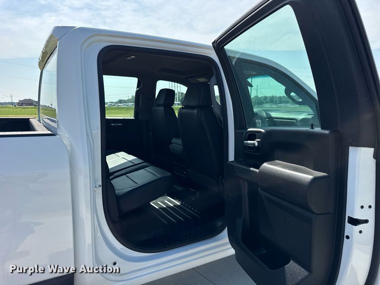 image for item DI9146 2022 Chevrolet Silverado 2500HD Crew Cab pickup truck