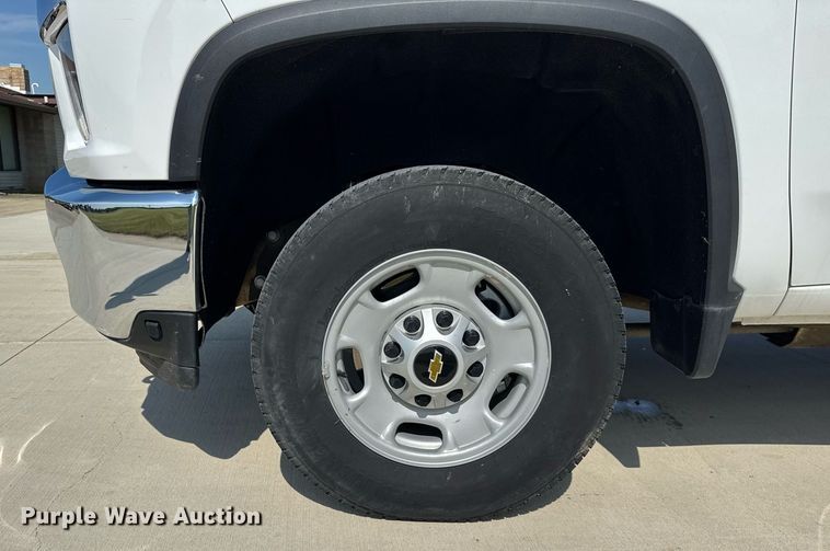 image for item DI9146 2022 Chevrolet Silverado 2500HD Crew Cab pickup truck