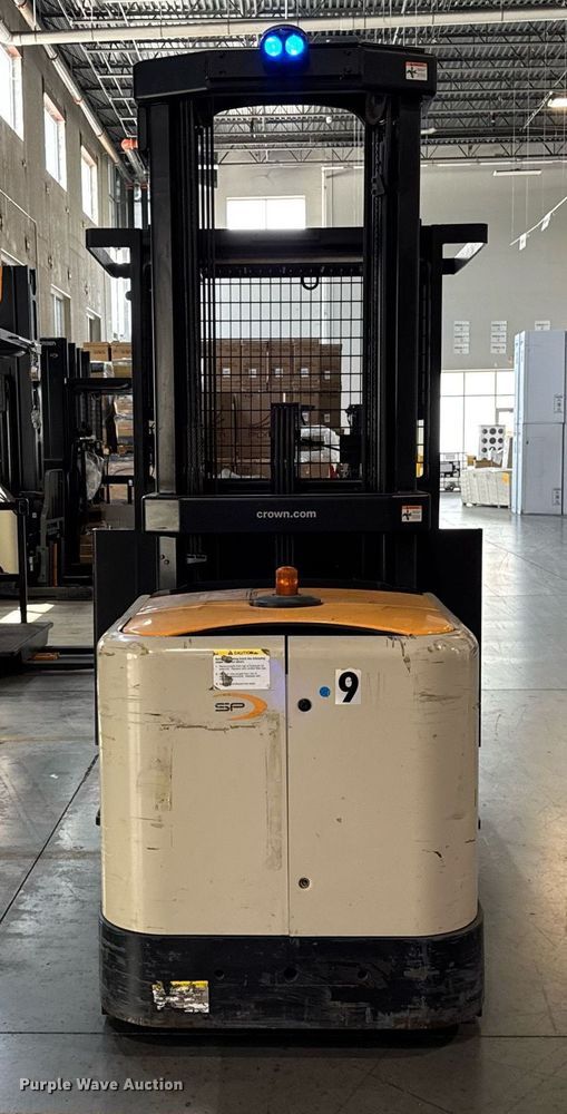 image for item DI9291 2017 Crown SP4020-30 order picker