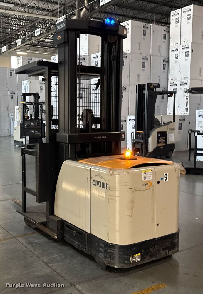 image for item DI9291 2017 Crown SP4020-30 order picker