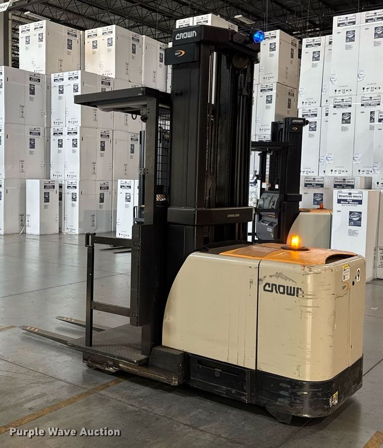 image for item DI9291 2017 Crown SP4020-30 order picker