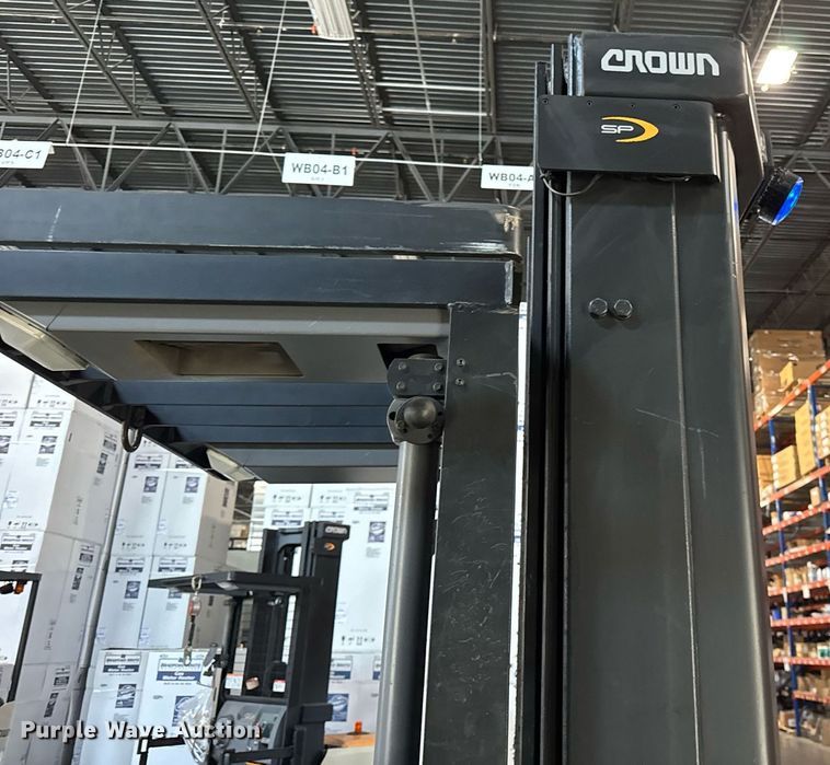 image for item DI9291 2017 Crown SP4020-30 order picker