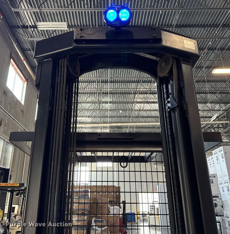 image for item DI9291 2017 Crown SP4020-30 order picker