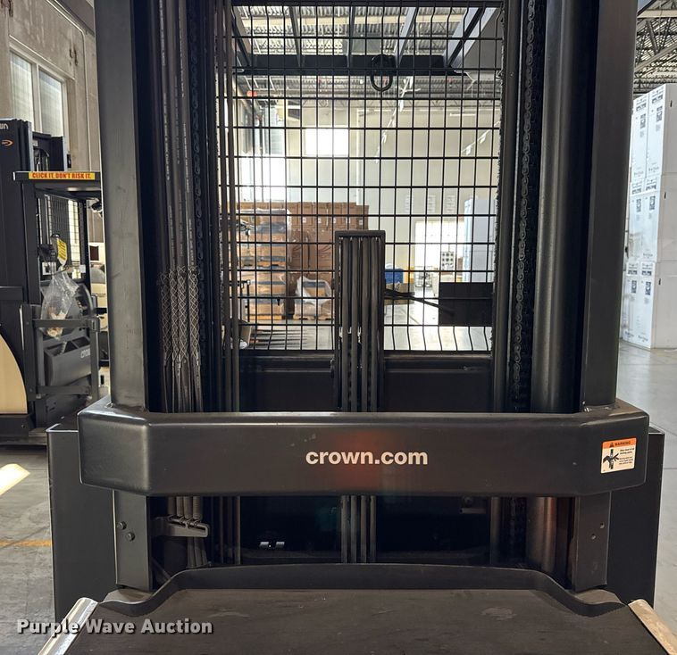 image for item DI9291 2017 Crown SP4020-30 order picker