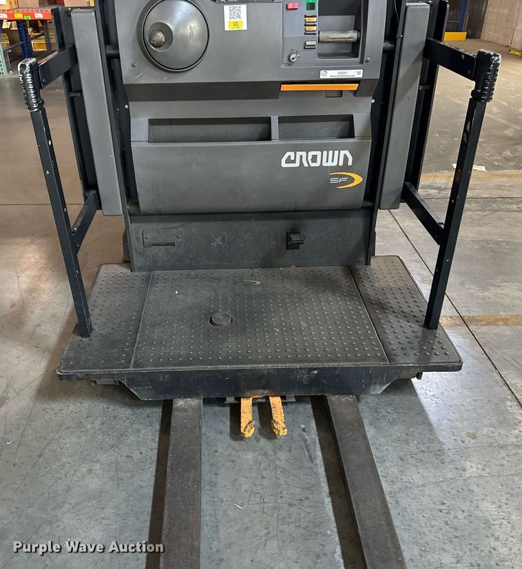 image for item DI9291 2017 Crown SP4020-30 order picker