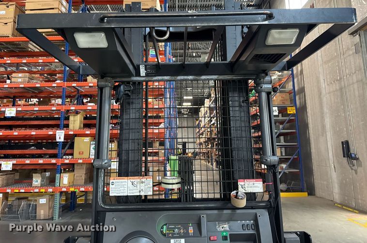 image for item DI9291 2017 Crown SP4020-30 order picker