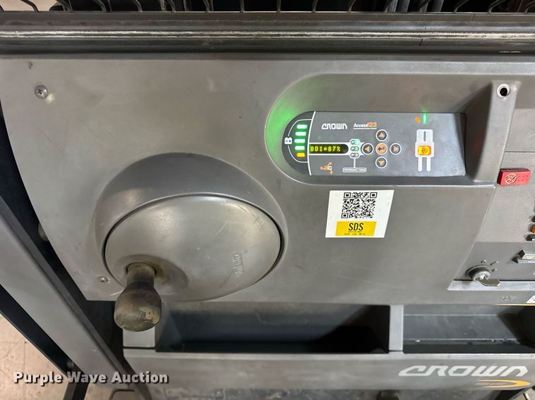 image for item DI9291 2017 Crown SP4020-30 order picker