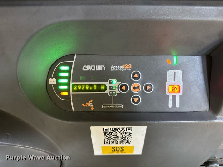 image for item DI9291 2017 Crown SP4020-30 order picker