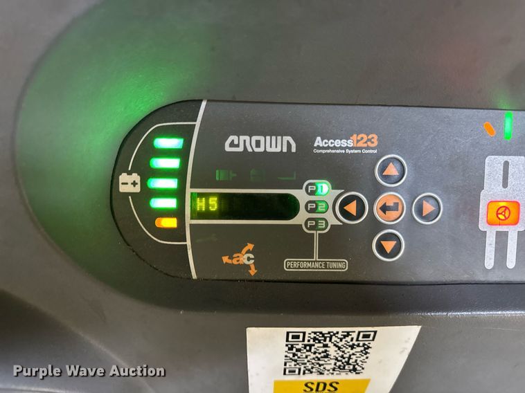 image for item DI9291 2017 Crown SP4020-30 order picker