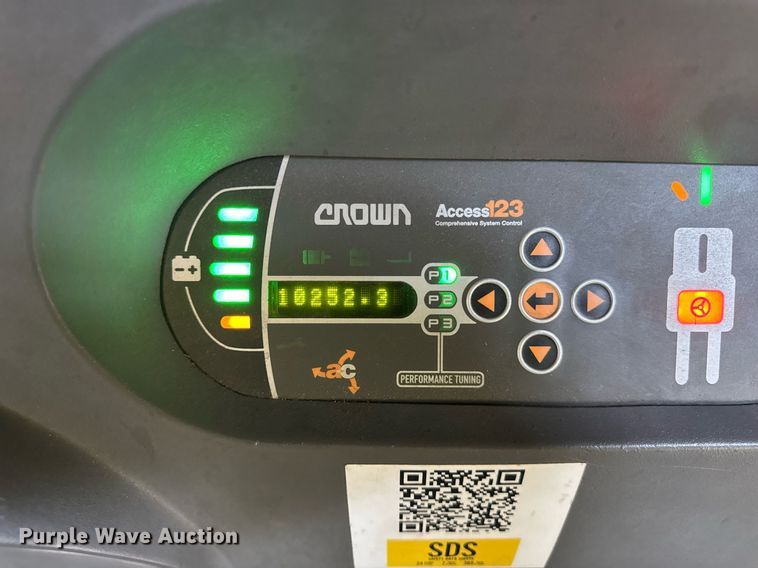 image for item DI9291 2017 Crown SP4020-30 order picker