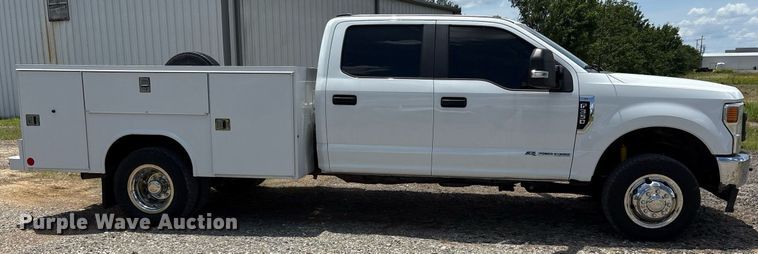 image for item DM1925 2022 Ford F350 Super Duty XL Crew Cab utility bed pickup truck