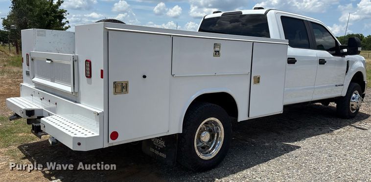 image for item DM1925 2022 Ford F350 Super Duty XL Crew Cab utility bed pickup truck
