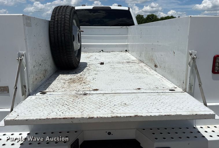 image for item DM1925 2022 Ford F350 Super Duty XL Crew Cab utility bed pickup truck