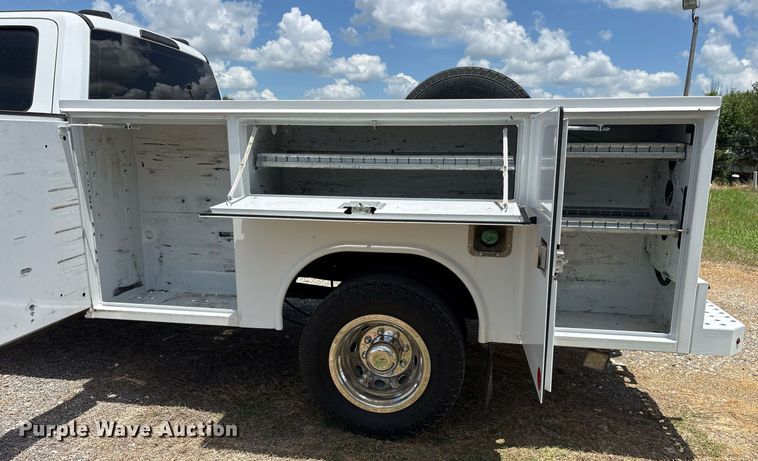 image for item DM1925 2022 Ford F350 Super Duty XL Crew Cab utility bed pickup truck
