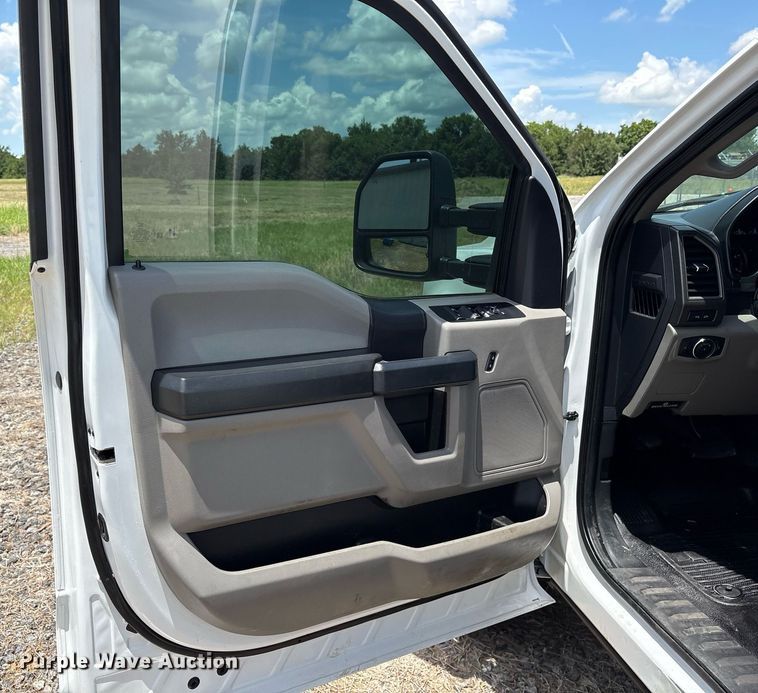 image for item DM1925 2022 Ford F350 Super Duty XL Crew Cab utility bed pickup truck