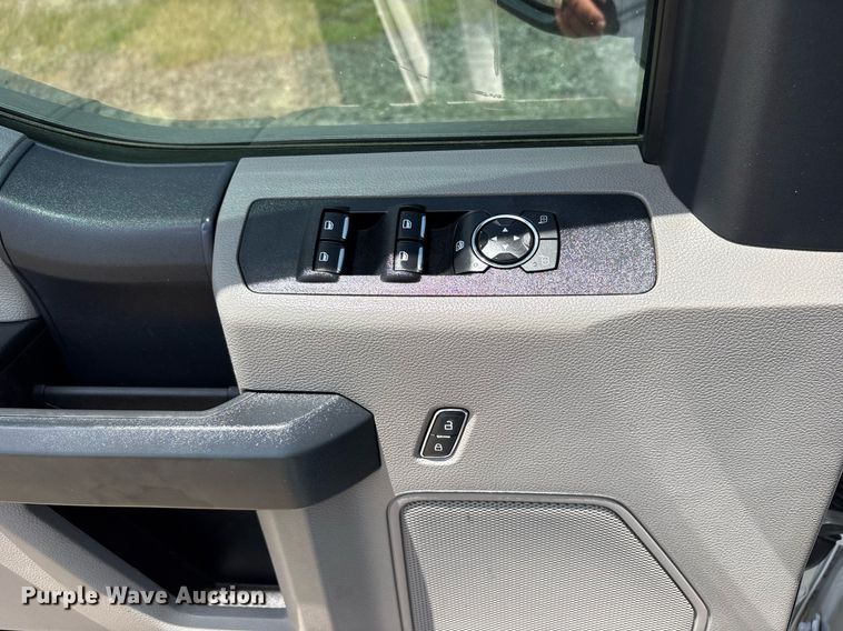 image for item DM1925 2022 Ford F350 Super Duty XL Crew Cab utility bed pickup truck