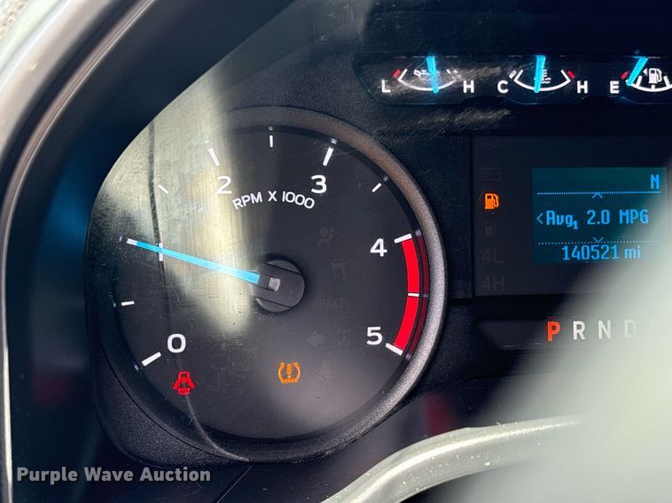 image for item DM1925 2022 Ford F350 Super Duty XL Crew Cab utility bed pickup truck